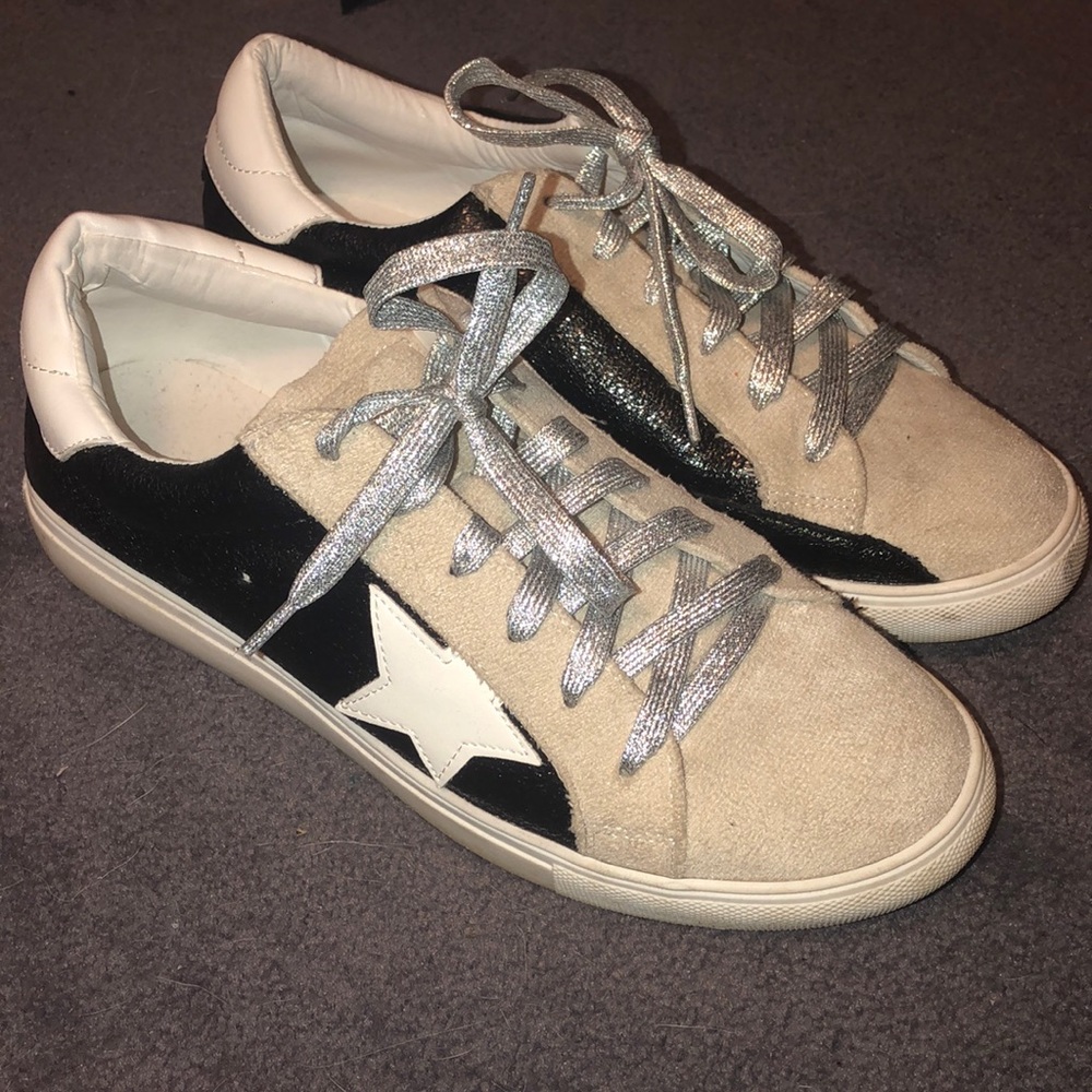 Cute sneakers only worn a handful of times